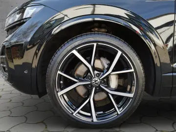 VW Touareg 3.0TDI 4M R-LINE AHK STH MATRIX KEYLESS