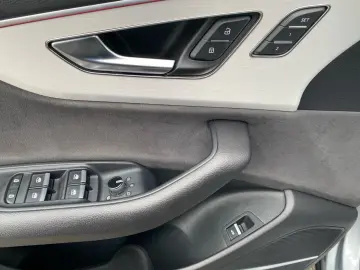 AUDI Q8 50 TDI S line quattro Tiptronic HD-Matrix Pan