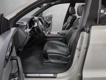 AUDI SQ8 4.0 TFSI quattro  AHK  Standh  Alu 23   Dach