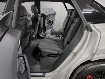 AUDI SQ8 4.0 TFSI quattro  AHK  Standh  Alu 23   Dach