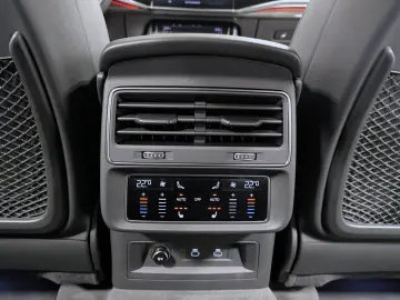 AUDI SQ8 4.0 TFSI quattro  AHK  Standh  Alu 23   Dach