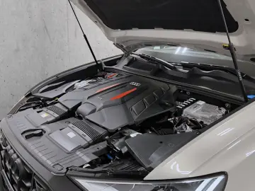 AUDI SQ8 4.0 TFSI quattro  AHK  Standh  Alu 23   Dach
