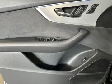 AUDI Q8 50 TDI QUATTRO S LINE  MATRIX RAUTE PANO AHK