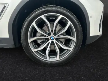 BMW X3 xDrive20i AHK Panorama HiFi Sportsitz