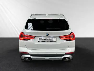 BMW X3 xDrive20i AHK Panorama HiFi Sportsitz