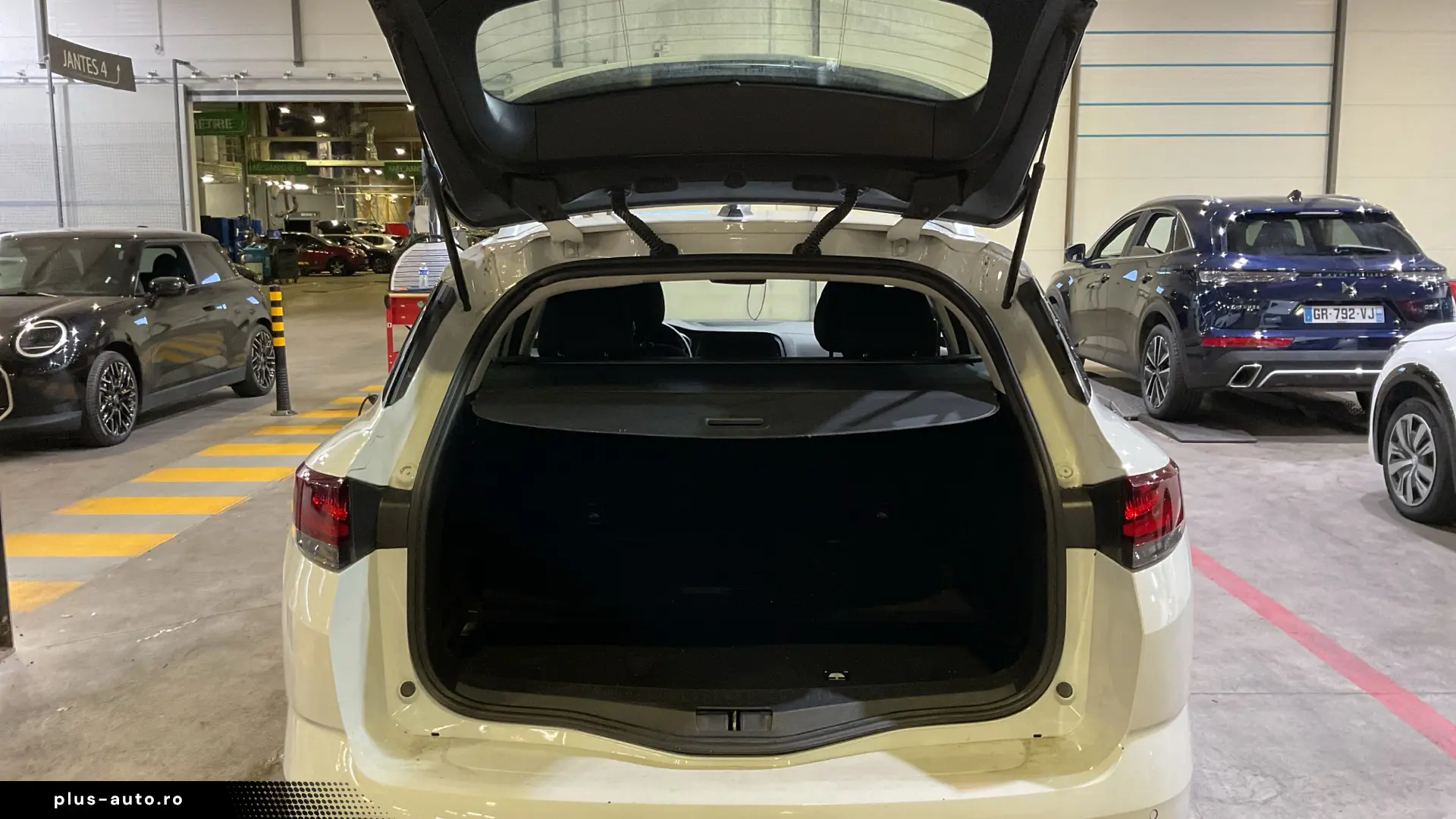 Renault Mégane IV ESTATE BLUE DCI 115 BUSINESS