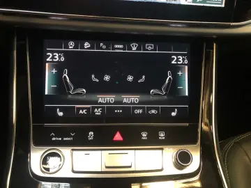 AUDI Q8 55 TFSI qu. S line Pano HUD Matrix 360  AHK