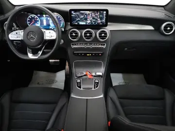 MERCEDES-BENZ GLC 300 de 4M Coupe AMG line SH Kamera…