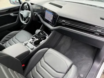 VW Touareg 3.0TDI 4Motion Navi Virtual Luft ACC LED