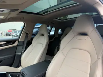PORSCHE Panamera 4 E-Hybrid Sport Chrono Pano Leder 360