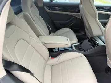 PORSCHE Panamera 4 E-Hybrid Sport Chrono Pano Leder 360