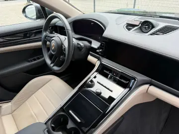 PORSCHE Panamera 4 E-Hybrid Sport Chrono Pano Leder 360