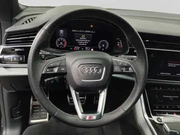 AUDI Q8 50 TDI Q 2x S LINE PANO AHK HD-MATRIX eKLAPPE