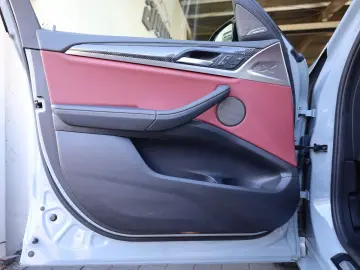 BMW X4 M40d HUD HK AHK SHZ LHZ DAB APPLE PANO R21