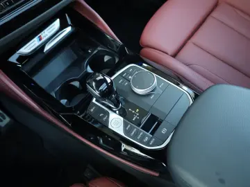 BMW X4 M40d HUD HK AHK SHZ LHZ DAB APPLE PANO R21