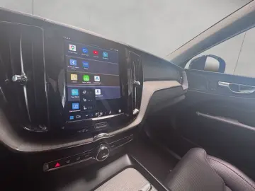 VOLVO XC60 B5 B AWD Plus Dark   Business-Paket   Panor