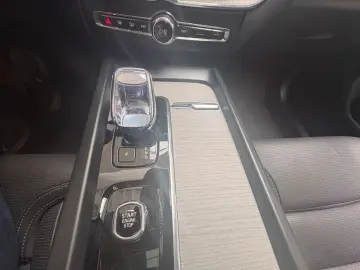 VOLVO XC60 B5 B AWD Plus Dark   Business-Paket   Panor