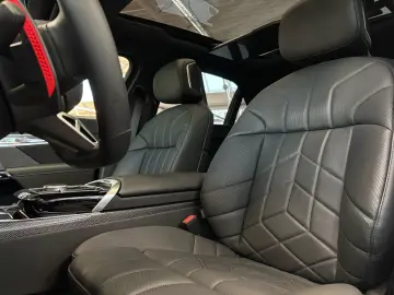 BMW M760e xDrive DA PA Prof TV HuD Massage 21  LMR