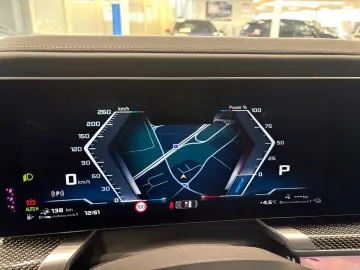 BMW M760e xDrive DA PA Prof TV HuD Massage 21  LMR
