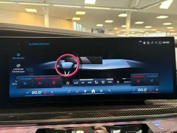 BMW M760e xDrive DA PA Prof TV HuD Massage 21  LMR