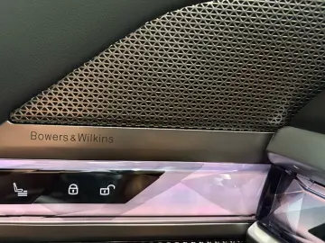 BMW M760e xDrive DA PA Prof TV HuD Massage 21  LMR