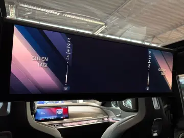 BMW M760e xDrive DA PA Prof TV HuD Massage 21  LMR