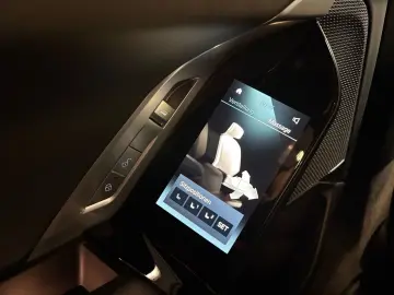 BMW M760e xDrive DA PA Prof TV HuD Massage 21  LMR