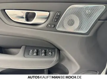VOLVO XC60 B5 (B) AWD Ultra Dark High-End
