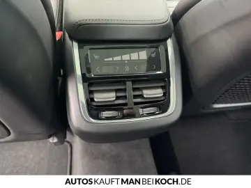 VOLVO XC60 B5 (B) AWD Ultra Dark High-End