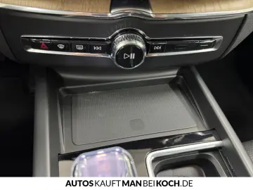 VOLVO XC60 B5 (B) AWD Ultra Dark High-End