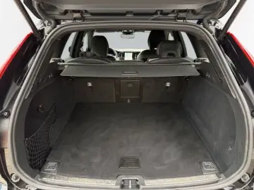 VOLVO XC60 B5 AWD Plus Black Edition elektr. AHK Rückf