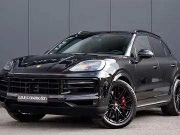 PORSCHE S E-Hybrid 3.0 Turbo V6  PANO BOSE CHRONO HUD