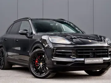 PORSCHE S E-Hybrid 3.0 Turbo V6  PANO BOSE CHRONO HUD