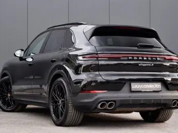 PORSCHE S E-Hybrid 3.0 Turbo V6  PANO BOSE CHRONO HUD