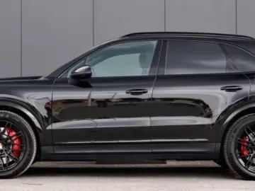 PORSCHE S E-Hybrid 3.0 Turbo V6  PANO BOSE CHRONO HUD