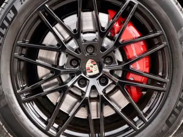 PORSCHE S E-Hybrid 3.0 Turbo V6  PANO BOSE CHRONO HUD