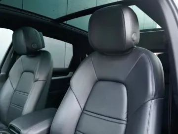 PORSCHE S E-Hybrid 3.0 Turbo V6  PANO BOSE CHRONO HUD
