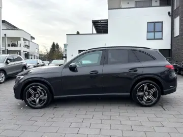 MERCEDES-BENZ GLC 220 d AMG LEDER KAMERA LED 1.HAND