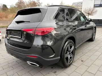 MERCEDES-BENZ GLC 220 d AMG LEDER KAMERA LED 1.HAND
