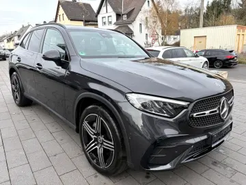 MERCEDES-BENZ GLC 220 d AMG LEDER KAMERA LED 1.HAND