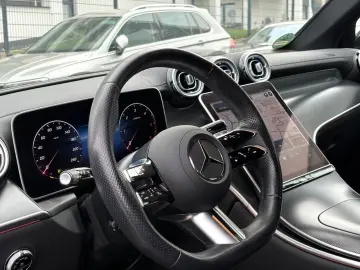 MERCEDES-BENZ GLC 220 d AMG LEDER KAMERA LED 1.HAND
