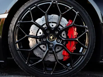 LAMBORGHINI Huracán EVO RWD Spyder  AKRAPOVIC LIFT FULL