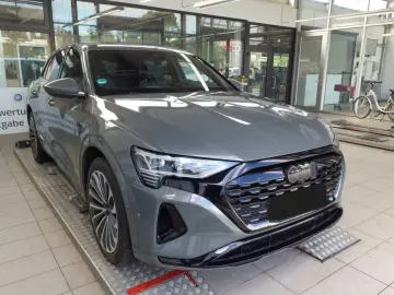 AUDI Audi Q8 advanced 50 e-tron quattro B&O Matrix Lu