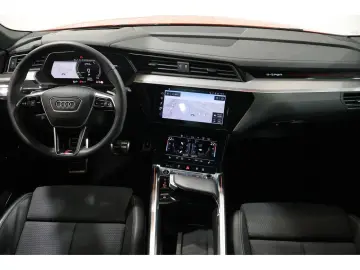 AUDI Q8 SB 55 quattro S line Navi Pano Matrix HuD B&O