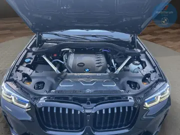 BMW X3 xDrive30d M-Sport AHK StandHZG ACC Panorama
