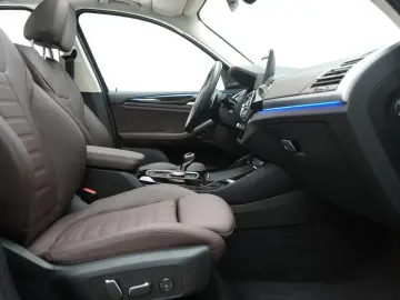 BMW X3 xDrive30d Leder ACC Kamera HUD Pano H&K Lane