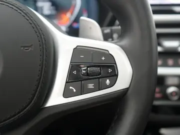 BMW X3 xDrive30d Leder ACC Kamera HUD Pano H&K Lane