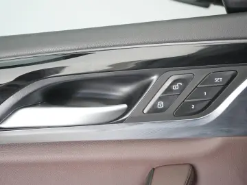 BMW X3 xDrive30d Leder ACC Kamera HUD Pano H&K Lane