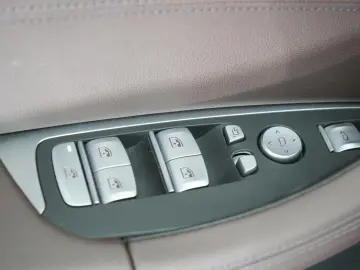 BMW X3 xDrive30d Leder ACC Kamera HUD Pano H&K Lane