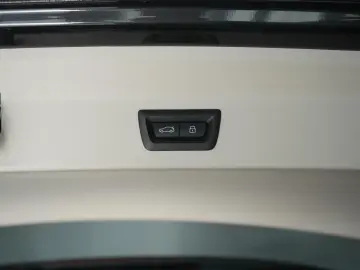 BMW X3 xDrive30d Leder ACC Kamera HUD Pano H&K Lane